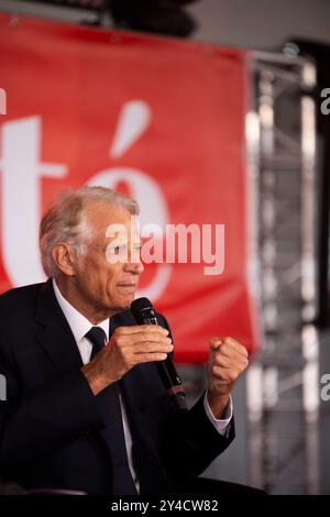 Nicolas Cleuet/le Pictorium - discours de Dominique de Villepin à la Fête de l'humanité 2024 - 15/09/2024 - France/Ile-de-France (région)/Bretigny-sur-orge ; Paris - discours de Dominique de Villepin à la Fête de l'humanité 2024 crédit : LE PICTORIUM/Alamy Live News Banque D'Images