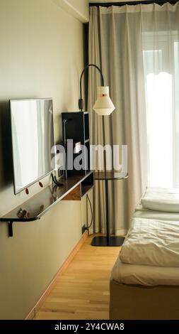 Intérieur moderne des chambres d'hôtel. Chambre touristique de luxe dans un style nordique Banque D'Images