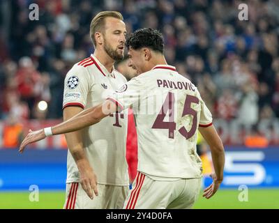Tor zum 1:0 durch Harry Kane (FC Bayern Muenchen, #09), Elfmeter, mit Aleksandar Pavlovic (FC Bayern Muenchen, #45) GER, FC Bayern Muenchen v. GNK Dinamo Zagreb, Fussball, Ligue des Champions, 1. Spieltag, Spielzeit 2024/2025, 17.09.2024, Eibner-Pressefoto/Sascha Walther Banque D'Images