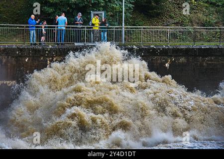 Brno, République tchèque. 17 septembre 2024. Le réservoir de Brno (barrage) après des précipitations extrêmes et des inondations subséquentes est complètement rempli à Brno, en République tchèque, le 17 septembre 2024. Crédit : Patrik Uhlir/CTK photo/Alamy Live News Banque D'Images