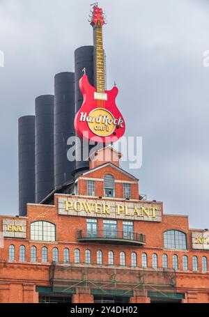 Hard Rock Cafe et Pratt Street Power Plant bâtiments historiques à Baltimore Inner Harbor. Banque D'Images