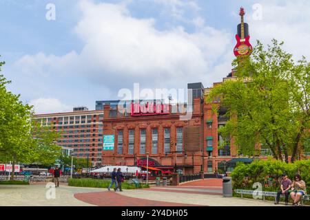 Hard Rock Cafe et Pratt Street Power Plant bâtiments historiques à Baltimore Inner Harbor. Banque D'Images