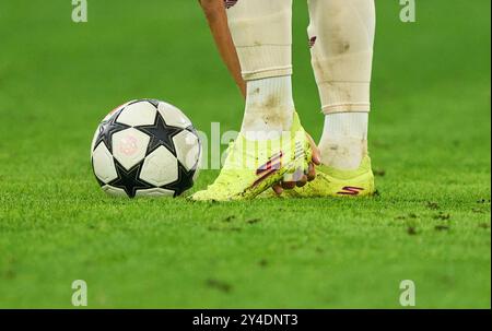 Harry Kane, FCB 9 avec des chaussures de skechers dans le match de ligue de groupe FC BAYERN MUENCHEN - DINAMO ZAGREB 9-2 de football UEFA Champions League dans la saison 2024/2025 à Munich, Sep 17, 2024 , FCB, 1. Spieltag, München photographe : Peter Schatz Banque D'Images