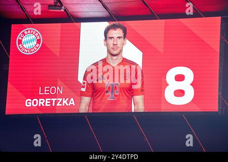 Munich, Allemagne. 17 septembre 2024. Leon GORETZKA, FCB 8 célèbre son but, heureux, rire, célébration, 9-2 dans le match de la ligue de groupe FC BAYERN MUENCHEN - DINAMO ZAGREB 9-2 de football UEFA Champions League dans la saison 2024/2025 à Munich, 17 septembre 2024, FCB, 1. Spieltag, Muenchen photographe : ddp images/STAR-images crédit : ddp Media GmbH/Alamy Live News Banque D'Images