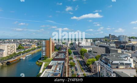 Le Mans (nord-ouest de la France) : vue au nord de la ville depuis les rives de la Sarthe, rue Courboulay et boulevard Lamartine Banque D'Images
