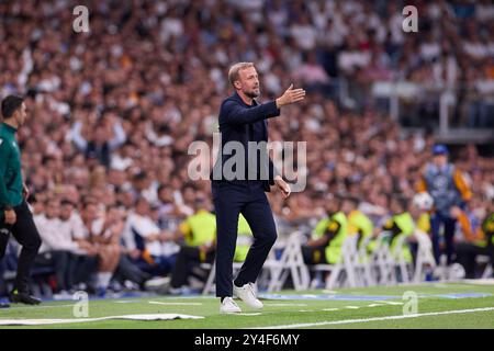 Madrid, Espagne. 17 septembre 2024. Sebastian Hoeness, l'entraîneur-chef du VfB Stuttgart, fait des gestes lors du match de football de la semaine 1 de l'UEFA Champions League 2024/2025 entre le Real Madrid CF et le VfB Stuttgart au stade Santiago Bernabeu. Score final : Real Madrid CF 3 : 1 VfB Stuttgart (photo Federico Titone/SOPA images/Sipa USA) crédit : Sipa USA/Alamy Live News Banque D'Images