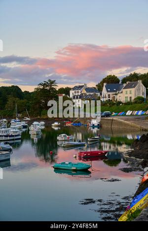 Le beau village côtier de Doelan, Clohars-Carnoet, Finistère, Bretagne Sud, France Banque D'Images