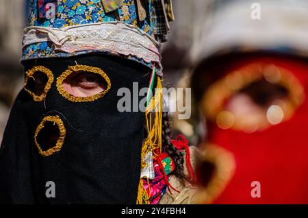 Joaldunak : costume traditionnel du carnaval d'Ortuella, Bizkaia. Euskadi Banque D'Images