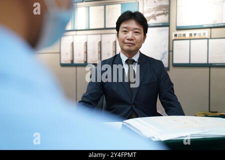 (240918) -- HARBIN, 18 septembre 2024 (Xinhua) -- Seiya Matsuno, une érudite japonaise, également professeur distingué à l'Université internationale de Heilongjiang, reçoit une interview au centre de presse du Hall d'exposition des preuves des crimes commis par l'unité 731 de l'Armée impériale japonaise, à Harbin, dans la province du Heilongjiang, au nord-est de la Chine, le 17 septembre 2024. Seiya Matsuno, un chercheur japonais, a divulgué un nouveau document sur les informations des techniciens dans les détachements japonais de lutte contre les germes pendant la seconde Guerre mondiale à Harbin. Le document de 267 pages contient les profils de base de 100 technici Banque D'Images