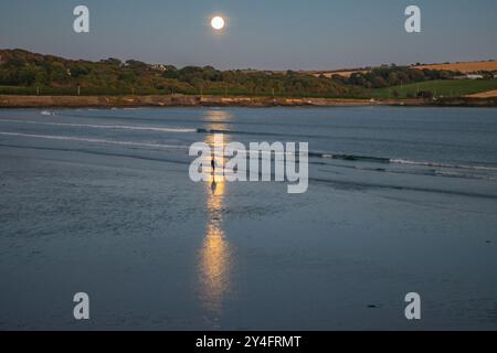 Moisson Supermoon au-dessus de Courtmacsherry Bay, West Cork, septembre 2024 Banque D'Images