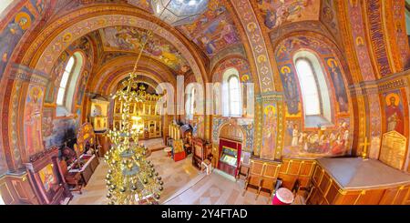 Belgrade, Serbie 1er septembre 2024 : vue de dessus de l'intérieur de l'église orthodoxe de l'Ascension à Belgrade capitale de la Serbie Banque D'Images