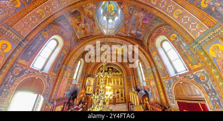 Belgrade, Serbie 1er septembre 2024 : vue de dessus de l'intérieur de l'église orthodoxe de l'Ascension à Belgrade capitale de la Serbie Banque D'Images