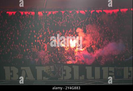 Allianz Areana, Munich, Allemagne. 17 septembre 2024. Fans de GNK Dinamo lors d'un match de la Ligue des Champions Round 1, Bayern Munich contre GNK Dinamo, à Allianz Areana, Munich, Allemagne. Ulrik Pedersen/CSM/Alamy Live News Banque D'Images