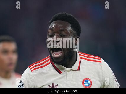 Allianz Areana, Munich, Allemagne. 17 septembre 2024. Alphonso Davies du Bayern Munich fait des gestes lors d'un match de la première ronde de la Ligue des Champions, Bayern Munich contre GNK Dinamo, à Allianz Areana, Munich, Allemagne. Ulrik Pedersen/CSM/Alamy Live News Banque D'Images