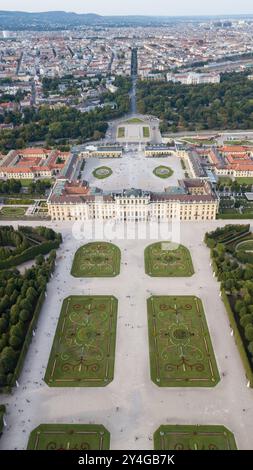 Vue aérienne du palais de Schönbrunn à Vienne, Autriche Banque D'Images
