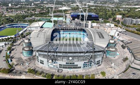 Vue aérienne du stade Etihad et de la constriction du nouveau stand lors du match de l'UEFA Champions League Manchester City vs Inter Milan à l'Etihad Stadium, Manchester, Royaume-Uni, le 18 septembre 2024 (photo Mark Cosgrove/News images) Banque D'Images
