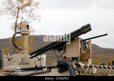 Blaatind champ de tir 20240918. Les forces armées tirent avec de vieilles grenades liées à la technologie laser nouvelle et moderne sur le champ de tir de Blaatind à Troms. Photo : Rune Stoltz Bertinussen / NTB Banque D'Images