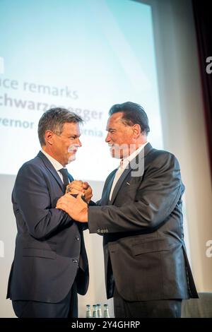 Le ministre fédéral de l'économie et de la protection du climat Robert Habeck, photographié à Berlin, le 17 septembre 2024, lors de la visite de l'ancien gouverneur de l'Etat américain de Californie Arnold Schwarzenegger. Photographié en tant que photographe officiel/photo prise en tant que photographe officiel Banque D'Images