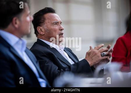 Le ministre fédéral de l'économie et de la protection du climat Robert Habeck, photographié à Berlin, le 17 septembre 2024, lors de la visite de l'ancien gouverneur de l'Etat américain de Californie Arnold Schwarzenegger. Photographié en tant que photographe officiel/photo prise en tant que photographe officiel Banque D'Images