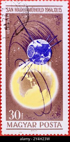 Photo d'un timbre-poste hongrois de 30 représentant le premier satellite italien San Marco 1 de la série de recherches spatiales de 1965 Banque D'Images