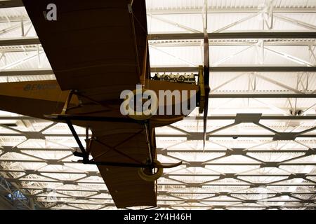 Situé près de l'aéroport de Dulles, le centre Udvar-Hazy est le deuxième centre public du musée national de l'air et de l'espace de Smithsonian. Logé dans un grand Banque D'Images