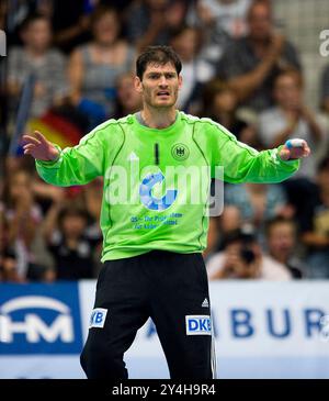 PHOTO D'ARCHIVE : Henning FRITZ aura 50 ans le 21 septembre 2024, gardien de but Henning FRITZ, Allemagne, demi-chiffre, geste, donne des instructions, match international de handball, Allemagne (GER) - Egypte (EGY) 26:25, le 5 juillet 2008 à Hamm ; ? Sven Simon # Prinzess-Luise-Str. 41 # 45479 M uelheim/R uhr # Tel. 0208/9413250 # Fax. 0208/9413260 # Kto. 244 293 433 # P ostbank E ssen # BLZ 360 100 43 # e-mail : svensimon@t-online.de #www.SvenSimon.net. Banque D'Images