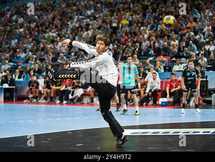 PHOTO D'ARCHIVE : Henning FRITZ aura 50 ans le 21 septembre 2024, le gardien de but Henning FRITZ (Rhein Neckar Loewen), action, Handball Champions League final four, demi-finale, Rhein Neckar Loewen (GER) - FC Barcelone (ESP) 28:30, le 28 mai 2011 à Cologne / Allemagne ? Sven Simon # Prinzess-Luise-Str. 41 # 45479 M uelheim/R uhr # Tel. 0208/9413250 # Fax. 0208/9413260 # compte 244 293 433 # P ostbank E ssen # Code bancaire 360 100 43 # courriel : svensimon@t-online.de #www.SvenSimon.net. Banque D'Images