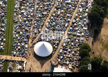 Participants au PAROOKAVILLE - Electronic Music Festival, salle de concert à Weeze dans l'État fédéral de Rhénanie du Nord-Westphalie, Allemagne, Europe Banque D'Images