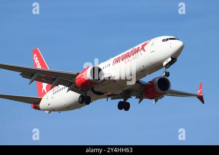 TC-MKC, Corendon Airlines, Boeing 737 MAX 8, en approche finale de l'aéroport de Londres Stansted, Essex, Royaume-Uni, le 17 septembre 2024 Banque D'Images