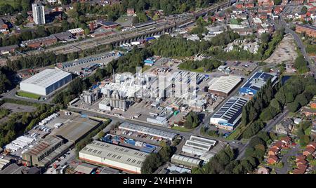 Vue aérienne d'une zone industrielle à Stalybridge, Manchester, incluant Stepan UK, une entreprise chimique entre autres Banque D'Images