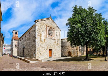 UDINE, ITALIE – 27 MAI 2024 : Chiesa di San Francesco. Cette église historique, à l'architecture gothique, est un monument culturel et religieux Banque D'Images