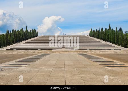 REDIPUGLIA, ITALIE – 29 MAI 2024 : Museo del Sacrario Militare. Ce musée commémoratif militaire rend hommage aux soldats de la première Guerre mondiale avec des expositions et commem Banque D'Images