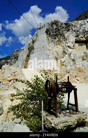 Panorama des mines de marbre de Carrare des Alpes Apuanes, Massa, Carrara, Toscane, Italie Banque D'Images