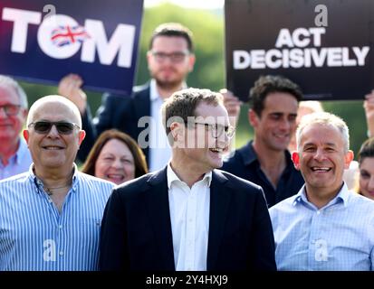 Bushey Heath, Royaume-Uni. 16 septembre 2024. Image © concédée sous licence à Parsons Media. 18/09/2024. Bushey Heath, Royaume-Uni. Tom Tugendhat fait campagne à Bushey Heath. om Tugendhat député, direction du Parti conservateur campagne d'espoir à Bushey Heath. Photo par crédit : andrew parsons/Alamy Live News Banque D'Images