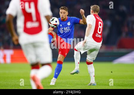 Amsterdam, pays-Bas. 18 septembre 2024. AMSTERDAM, 18-09-2024, JohanCruijff Arena, football, Eredivisie, saison 2024/2025, pendant le match Ajax - Fortuna Sittard, joueur de Fortuna Sittard Syb van Ottele crédit : Pro Shots/Alamy Live News Banque D'Images