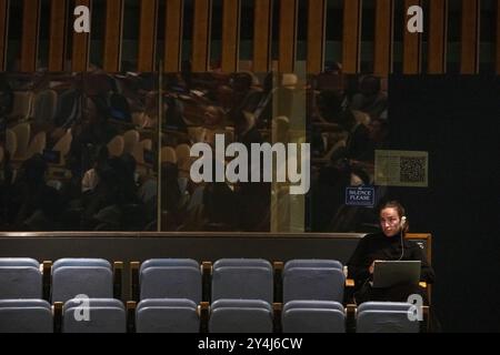 Chicago, Illinois, États-Unis. 17 septembre 2024. L'Assemblée générale des Nations Unies a voté une résolution palestinienne exigeant la fin de l'occupation israélienne à Gaza et en Cisjordanie occupée le 18 septembre 2024 à New York. Le vote a réuni 124 pays pour, 43 abstentions et 12 contre, dont les États-Unis. (Crédit image : © Laura Brett/ZUMA Press Wire) USAGE ÉDITORIAL SEULEMENT! Non destiné à UN USAGE commercial ! Banque D'Images