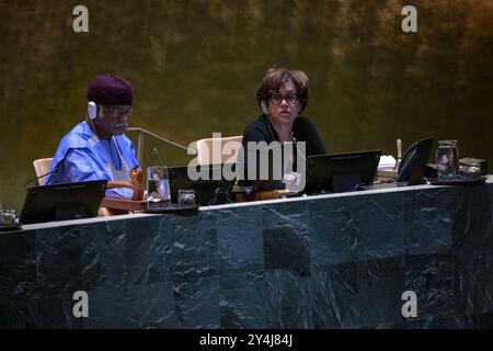 Chicago, Illinois, États-Unis. 17 septembre 2024. Le président de l'Assemblée générale des Nations Unies, Philemon Yang, tient un vote sur une résolution palestinienne exigeant la fin de l'occupation israélienne à Gaza et en Cisjordanie occupée le 18 septembre 2024 à New York. Le vote a réuni 124 pays pour, 43 abstentions et 12 contre, dont les États-Unis. (Crédit image : © Laura Brett/ZUMA Press Wire) USAGE ÉDITORIAL SEULEMENT! Non destiné à UN USAGE commercial ! Banque D'Images