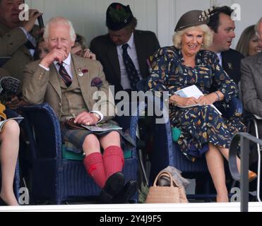 Image ©sous licence à Parsons Media. 07/09/2024. Braemar , Royaume-Uni. Le roi assiste au rassemblement Braemar. Le roi Charles III accompagné de la reine Camilla assiste au rassemblement Braemar dans les Highlands d'Écosse près du château de Balmoral. Photo de Andrew Parsons / Parsons Media Banque D'Images