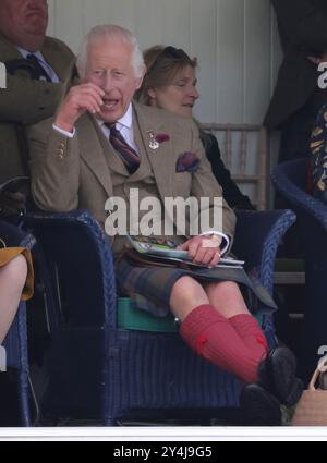 Image ©sous licence à Parsons Media. 07/09/2024. Braemar , Royaume-Uni. Le roi assiste au rassemblement Braemar. Le roi Charles III accompagné de la reine Camilla assiste au rassemblement Braemar dans les Highlands d'Écosse près du château de Balmoral. Photo de Andrew Parsons / Parsons Media Banque D'Images