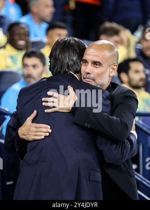 Manchester, Royaume-Uni. 18 septembre 2024. Manchester, Angleterre, 18 septembre 2024 : Simone Inzaghi, entraîneur-chef de l'Inter Milan, et Pep Guardiola, manager de MAN City, match de la Ligue des Champions de l'UEFA entre Manchester City et l'Inter Milan au stade Etihad de Manchester, Angleterre (Natalie Mincher/SPP) crédit : SPP Sport Press photo. /Alamy Live News Banque D'Images