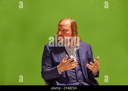 Anton Hofreiter Bündnis 90 / Die Grünen Anton Hofreiter BEI einer Diskussion. Aufnahme wurde freigestellt und vor einem grünen Hintergrund montiert. Fotomontage. Aufnahme von Dienstag den 17. Septembre 2024. Veröffentlichungen nur für redaktionelle Zwecke. Foto : FotoPrensa Herne *** Anton Hofreiter Bündnis 90 Die Grünen Anton Hofreiter pendant une discussion photo a été recadrée et montée devant un photomontage de fond vert photo prise le mardi 17 septembre 2024 publication à des fins éditoriales seulement Foto FotoPrensa Herne Banque D'Images