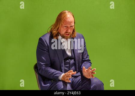 Anton Hofreiter Bündnis 90 / Die Grünen Anton Hofreiter BEI einer Diskussion. Aufnahme wurde freigestellt und vor einem grünen Hintergrund montiert. Fotomontage. Aufnahme von Dienstag den 17. Septembre 2024. Veröffentlichungen nur für redaktionelle Zwecke. Foto : FotoPrensa Herne *** Anton Hofreiter Bündnis 90 Die Grünen Anton Hofreiter pendant une discussion photo a été recadrée et montée devant un photomontage de fond vert photo prise le mardi 17 septembre 2024 publication à des fins éditoriales seulement Foto FotoPrensa Herne Banque D'Images