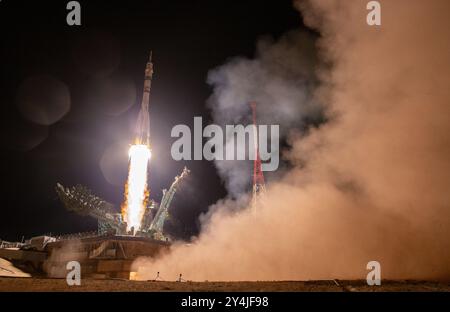 Baïkonour, Kazakhstan. 11 septembre 2024. Le vaisseau Soyouz MS-26, transportant des membres d'équipage de l'expédition 72, décolle du cosmodrome de Baïkonour, le 11 septembre 2024, à Baïkonour, au Kazakhstan. La fusée transporte des membres de l'équipage de l'expédition 72, l'astronaute de la NASA Don Pettit, les cosmonautes de Roscosmos Alexey Ovchinin et Ivan Vagner jusqu'à la Station spatiale internationale. Crédit : Bill Ingalls/NASA photo/Alamy Live News Banque D'Images