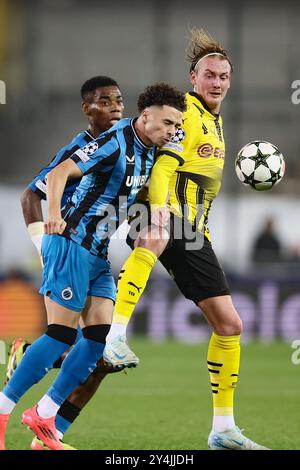 Bruges, Belgique. 18 septembre 2024. Chemsdine Talbi du club et Julian Brandt du Borussia se battent pour le ballon lors d'un match de football entre le Club belge Brugge KV et l'Allemand Borussia Dortmund, mercredi 18 septembre 2024 à Bruges, le premier jour de la phase de l'UEFA Champions League. BELGA PHOTO BRUNO FAHY crédit : Belga News Agency/Alamy Live News Banque D'Images