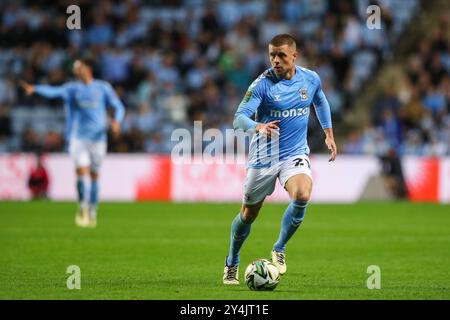 Coventry, Royaume-Uni. 18 septembre 2024. Jake Bidwell de Coventry City va de l'avant avec le ballon lors du match de la Coupe Carabao Coventry City vs Tottenham Hotspur à Coventry Building Society Arena, Coventry, Royaume-Uni, le 18 septembre 2024 (photo par Gareth Evans/News images) à Coventry, Royaume-Uni le 18/09/2024. (Photo de Gareth Evans/News images/SIPA USA) crédit : SIPA USA/Alamy Live News Banque D'Images