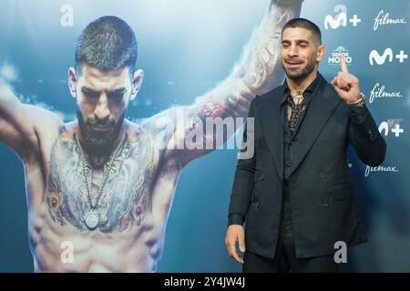 Madrid, Espagne. 18 septembre 2024. Ilia Topuria pose à la photocall de la première du documentaire TOPURIA MATADOR aux cinémas Callao, le 18 septembre 2024, à Madrid en Espagne crédit : Sipa USA/Alamy Live News Banque D'Images