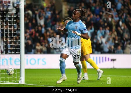 Coventry, Royaume-Uni. 18 septembre 2024. Brandon Thomas-Asante de Coventry City célèbre son objectif de faire 1-0 lors du match de la Carabao Cup Coventry City vs Tottenham Hotspur à Coventry Building Society Arena, Coventry, Royaume-Uni, le 18 septembre 2024 (photo par Gareth Evans/News images) à Coventry, Royaume-Uni le 18/09/2024. (Photo de Gareth Evans/News images/SIPA USA) crédit : SIPA USA/Alamy Live News Banque D'Images