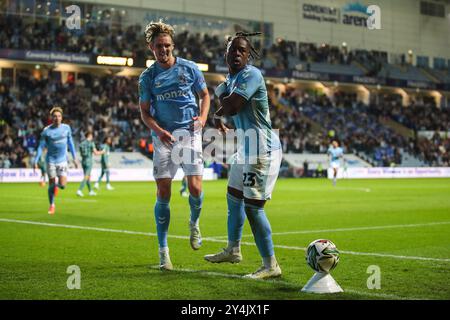 Coventry, Royaume-Uni. 18 septembre 2024. Brandon Thomas-Asante de Coventry City célèbre son objectif de faire 1-0 lors du match de la Carabao Cup Coventry City vs Tottenham Hotspur à Coventry Building Society Arena, Coventry, Royaume-Uni, le 18 septembre 2024 (photo par Gareth Evans/News images) à Coventry, Royaume-Uni le 18/09/2024. (Photo de Gareth Evans/News images/SIPA USA) crédit : SIPA USA/Alamy Live News Banque D'Images