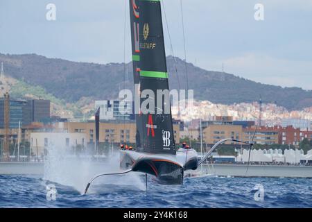 18 septembre 2024 ; Port de Barcelone, Catalogne, Espagne ; Coupe des Amériques 2024, Louis Vuitton Cup demi-finale Yacht Race ; Ineos Britannia Banque D'Images