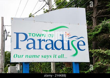 Bienvenue dans la ville de Paradise sur Topsail Road à Terre-Neuve-et-Labrador, Canada Banque D'Images